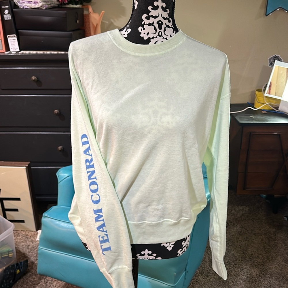 Good condition Team Conrad Summer I Turned Pretty sweatshirt green and blue